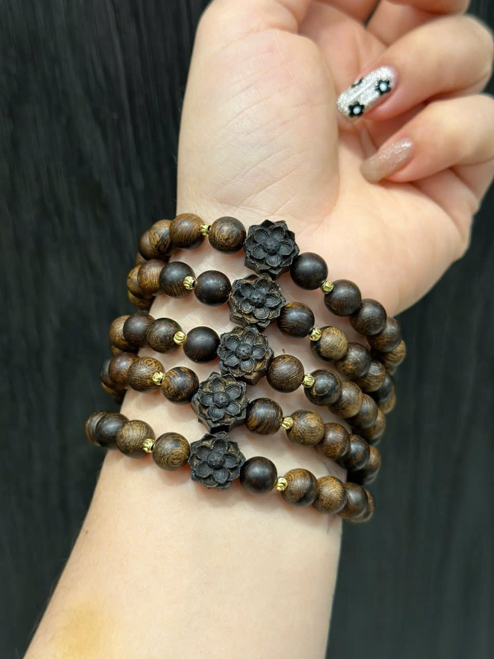 Vòng Trầm Indo Chìm 8li Mix Hoa Sen – Thanh Tịnh & Thu Hút Vượng Khí