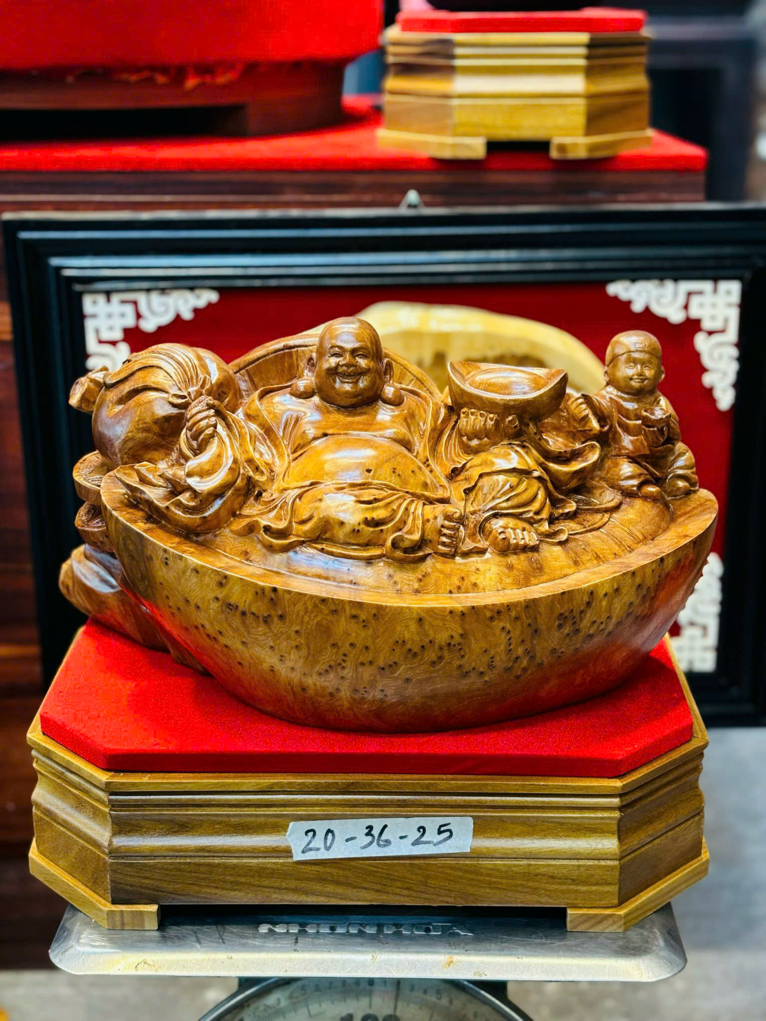 Tượng Di Lặc Ngồi Bát Vàng Gỗ Nu Ngọc Am – May Mắn, Tài Lộc