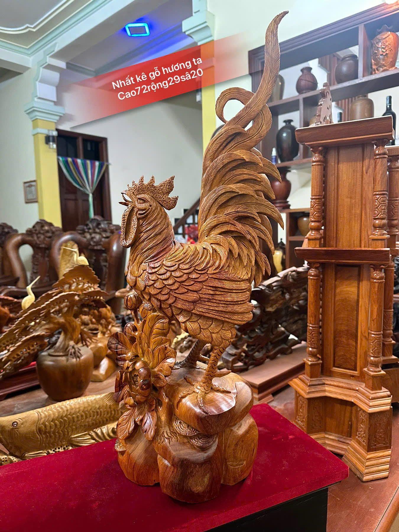 Tượng Gà Trống Hoa Cúc – Gỗ Hương Ta, Chạm Khắc Tinh Xảo