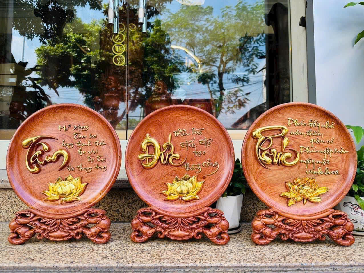 Bộ 3 Đĩa Gỗ Hương Đá Chữ Tâm – Đức – Phúc Chạm Khắc Tinh Xảo