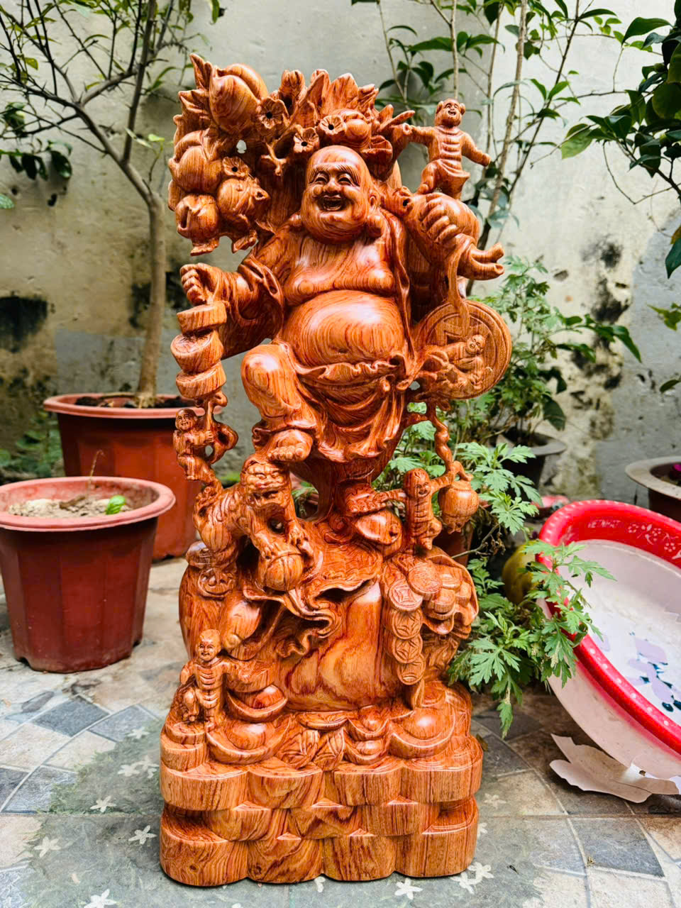 Tượng Di Lặc Ngũ Phúc Gánh Đào – Gỗ Hương Đá, Chạm Bong Sắc Nét