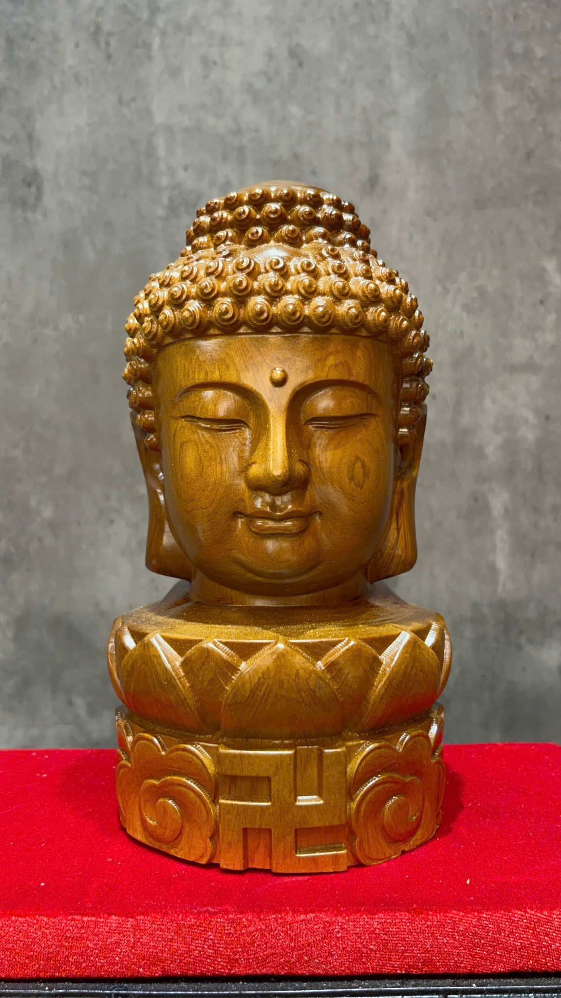 Tượng Diện Phật Gỗ Bách Xanh 20cm – Bình An, Phong Thủy May Mắn