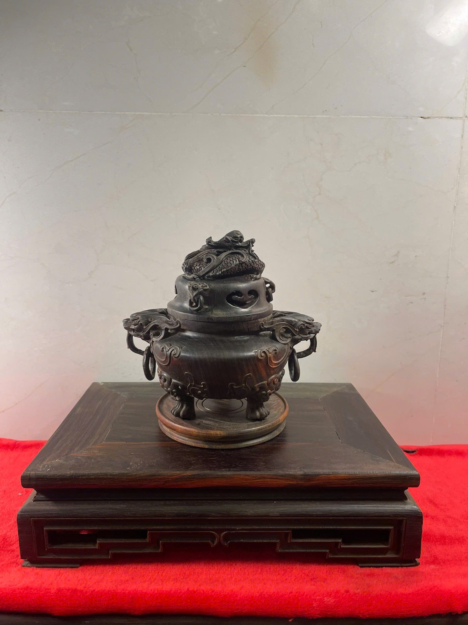 Lư Hương Xông Trầm Gỗ Trắc Đen – Chạm Rồng Phong Thủy