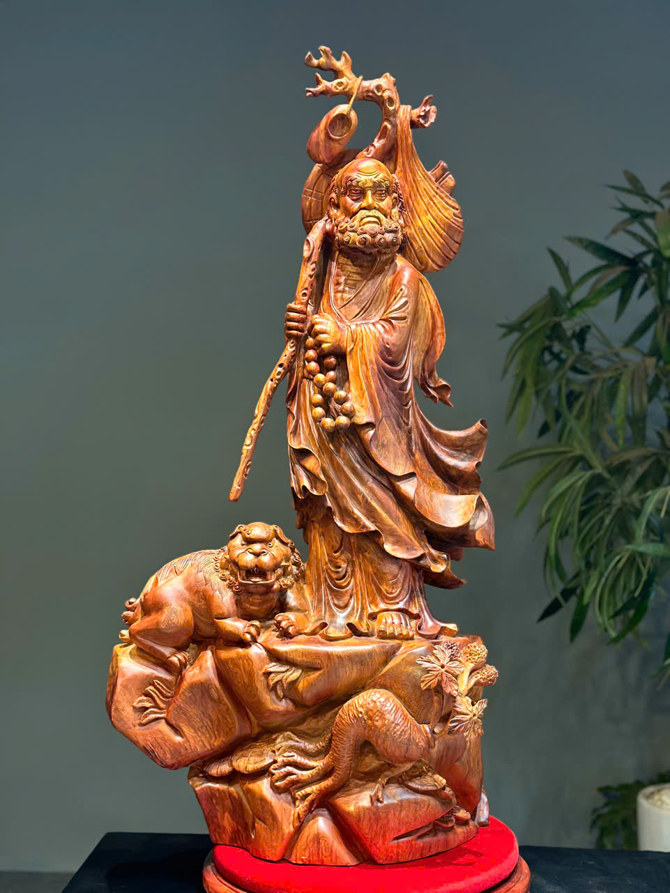 Tượng Đạt Ma Sư Tổ Gỗ Hương Ta - Cao 104cm | Tún Decor