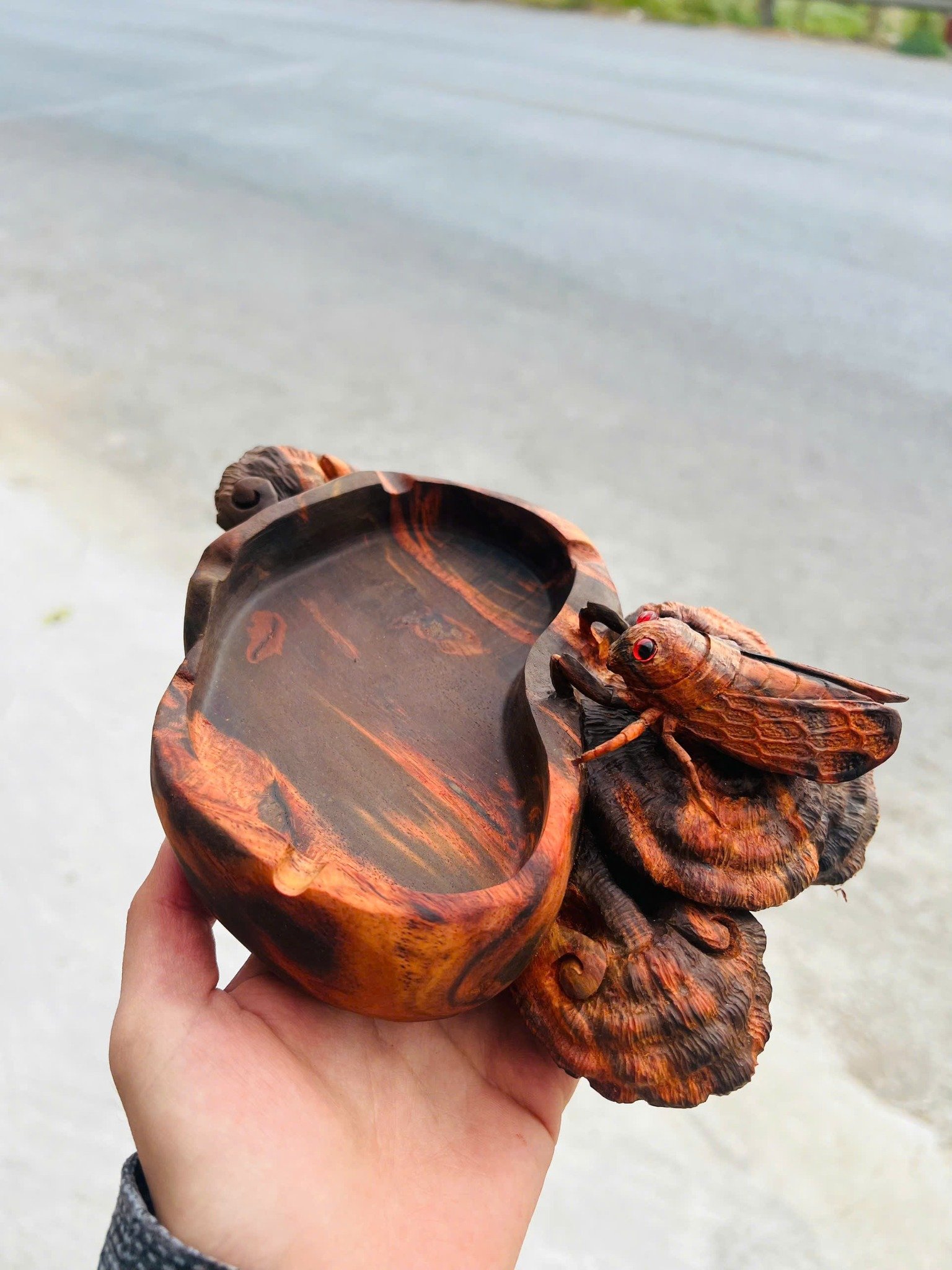 Gạt Tàn Gỗ Trắc – Sang Trọng, Tinh Xảo