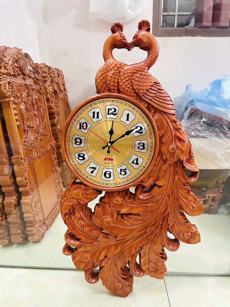 Đồng hồ đôi uyên ương gỗ xà cừ đục tay cao cấp – trang trí phong thủy