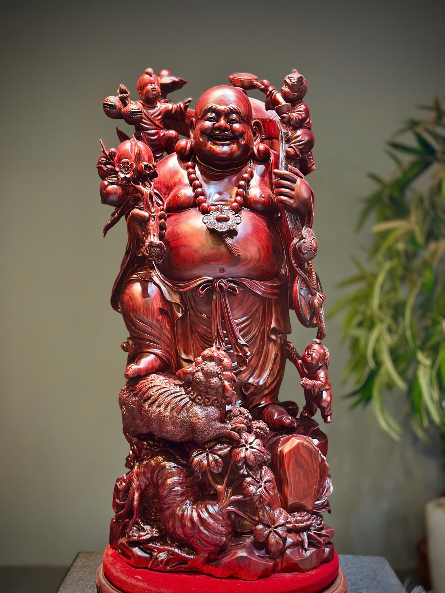 Tượng Di Lặc Tam Phúc Gỗ Tử Đàn – Phong Thủy May Mắn