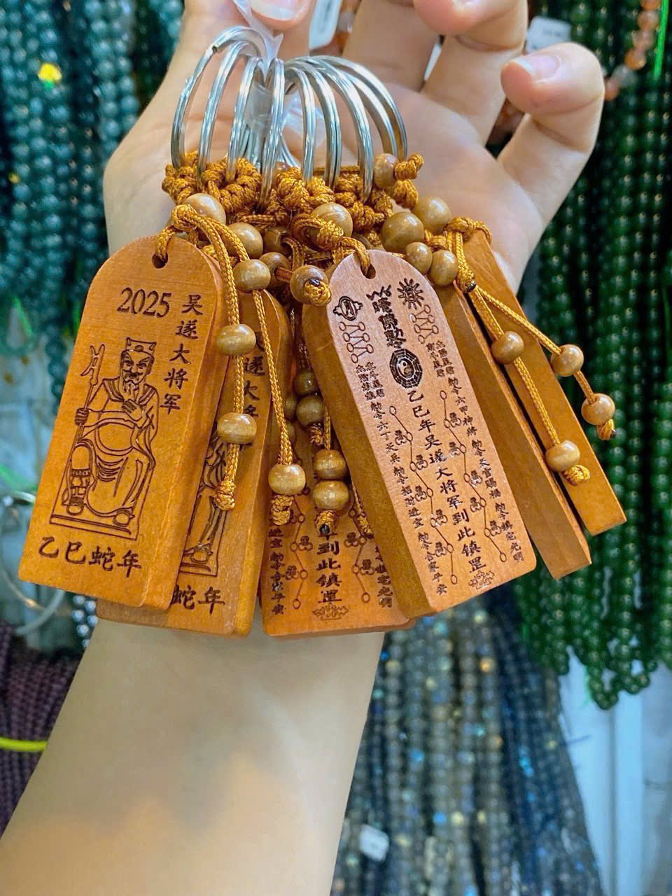 [10 cái] Móc Khóa Thái Tuế Gỗ Đào 2025 – Hộ Mệnh, Hóa Giải Vận Hạn