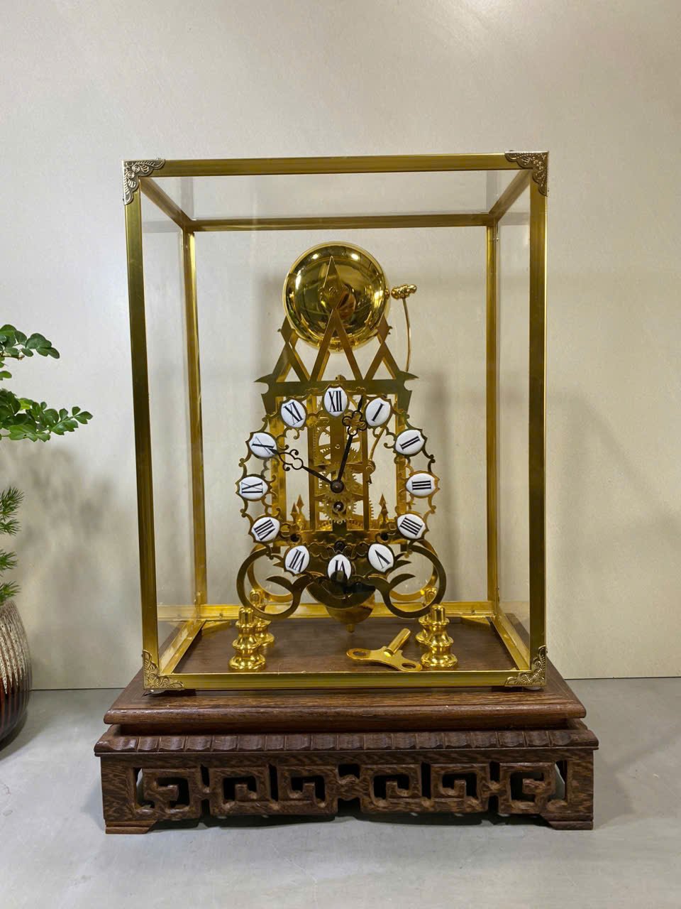 Đồng Hồ London La Mã 1769 Dát Vàng – Cơ Cót, Sang Trọng