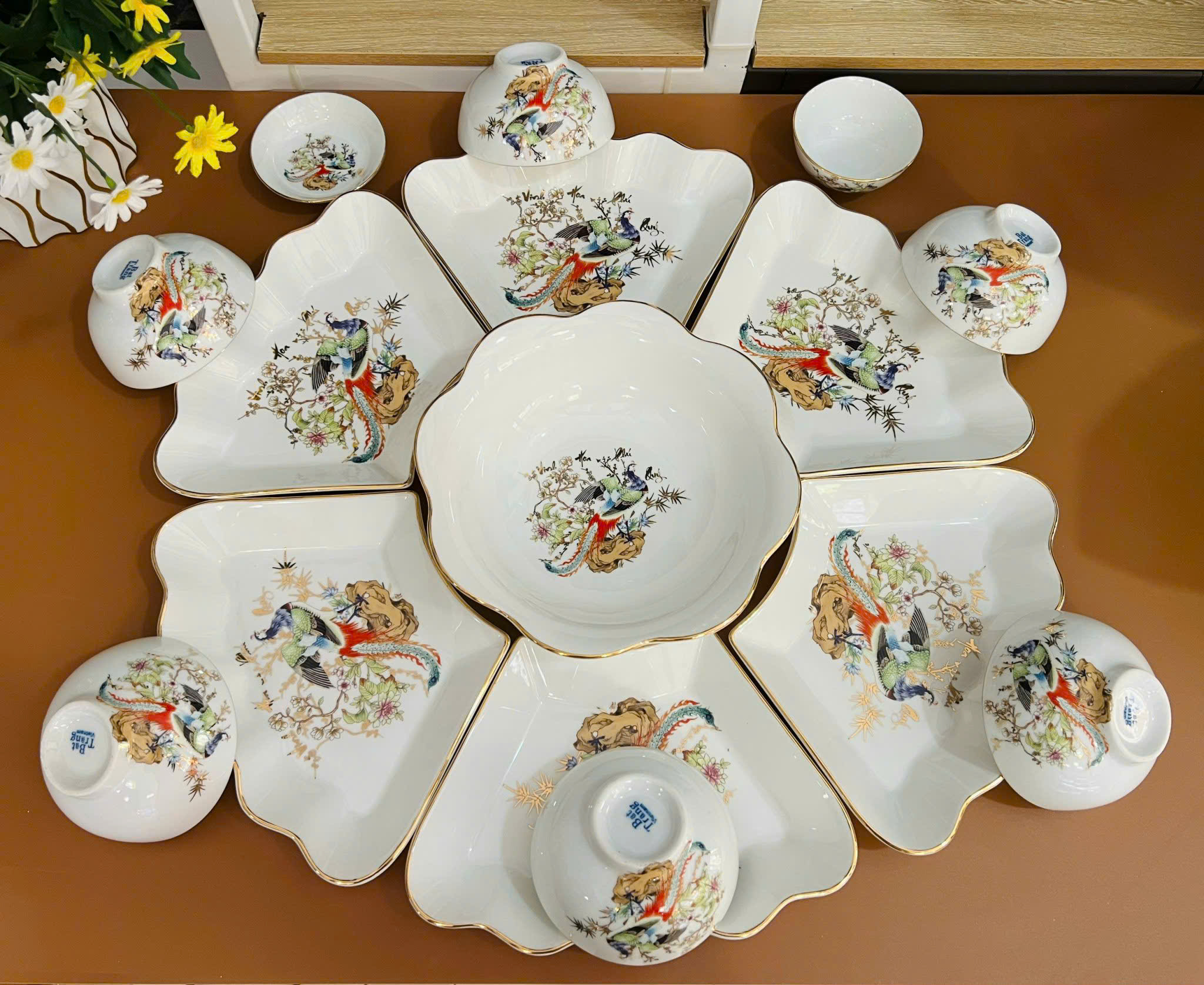 Set bát ăn Bát Tràng hoa mặt trời viền vàng – 15 món cao cấp