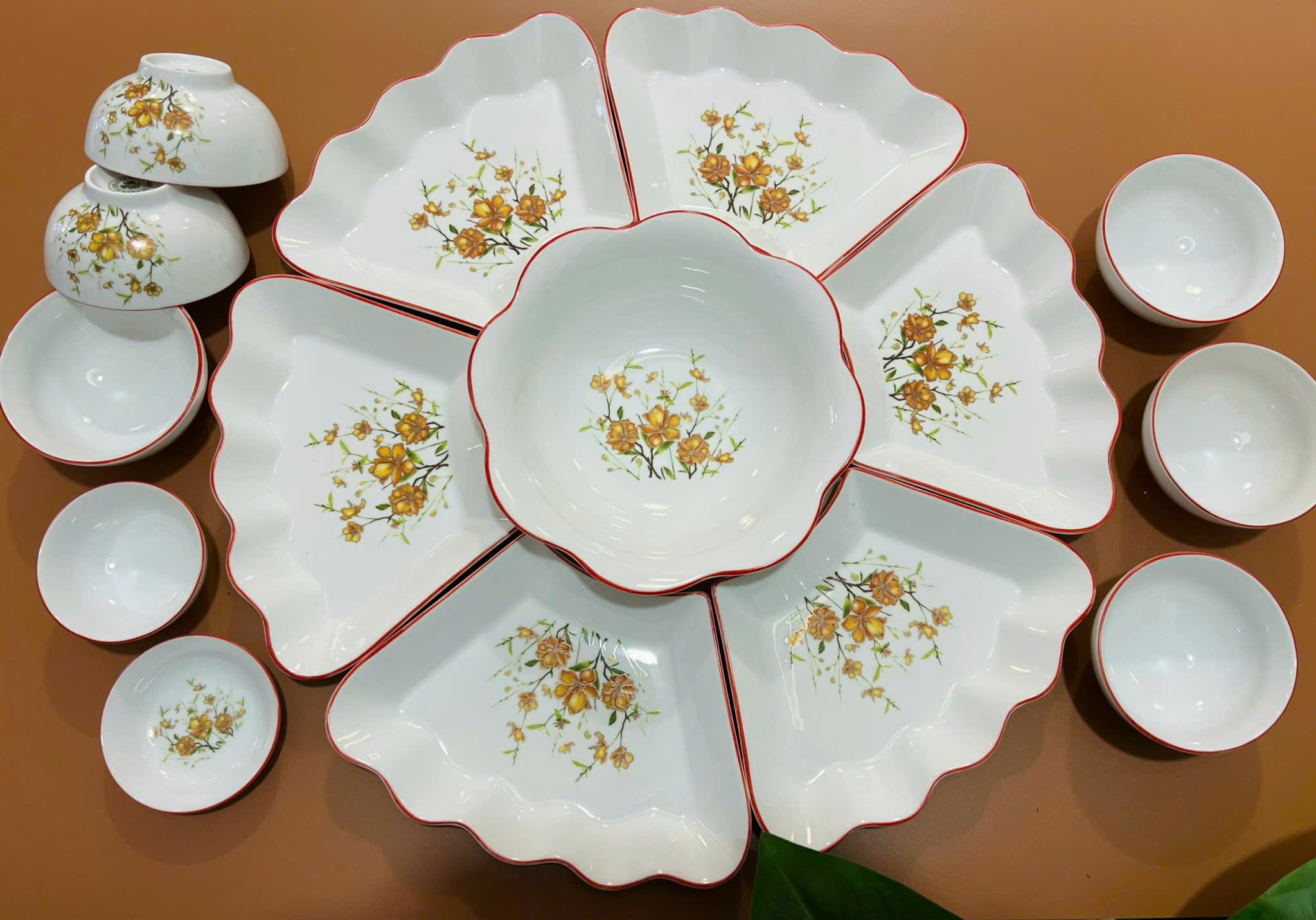 Set bát ăn Bát Tràng hoa mặt trời viền màu – nhiều size tùy chọn