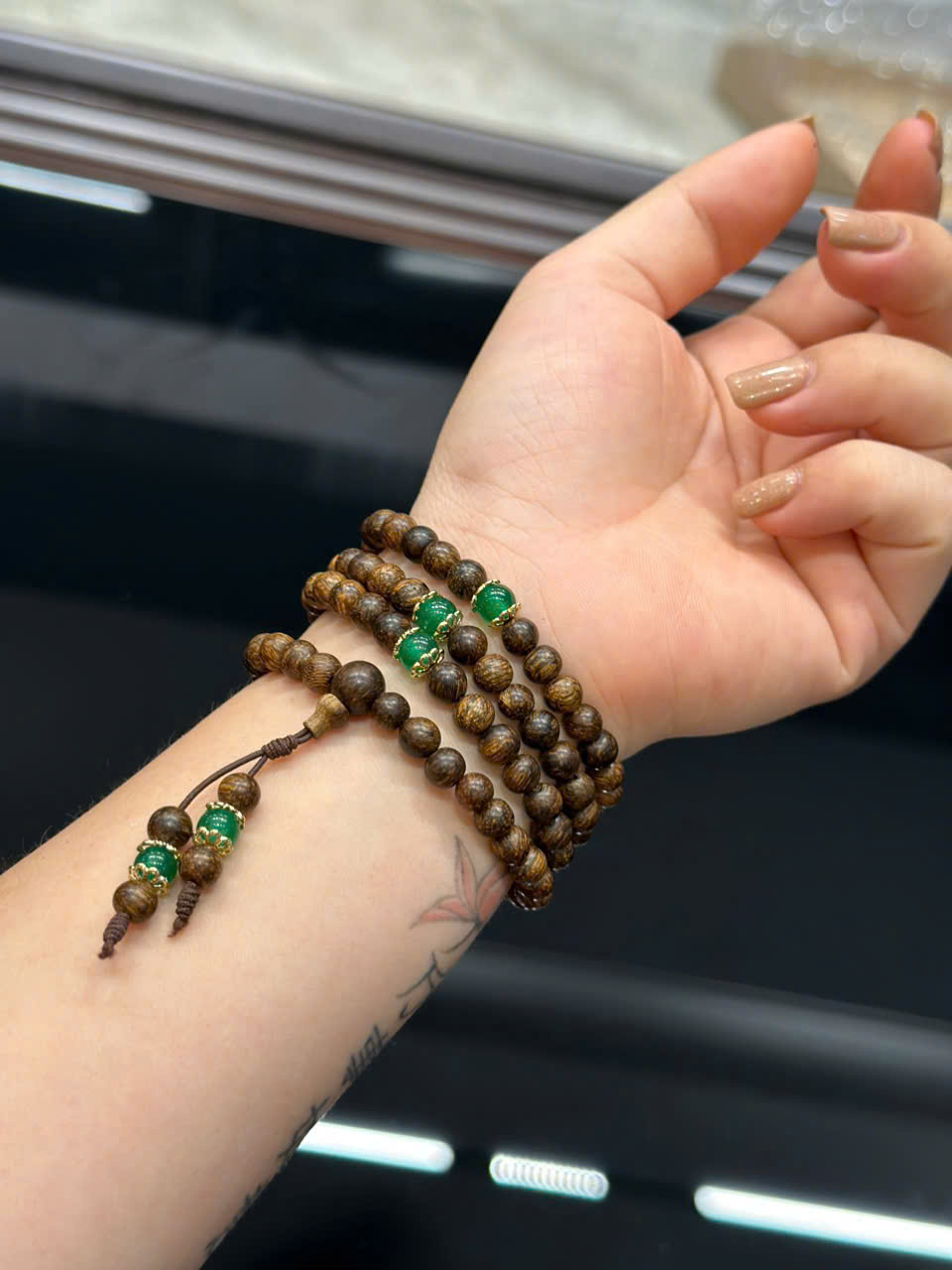 Vòng trầm hương Indo 6li – Mùi siêu ngọt đậm đà, tặng kèm lọ sang trọng