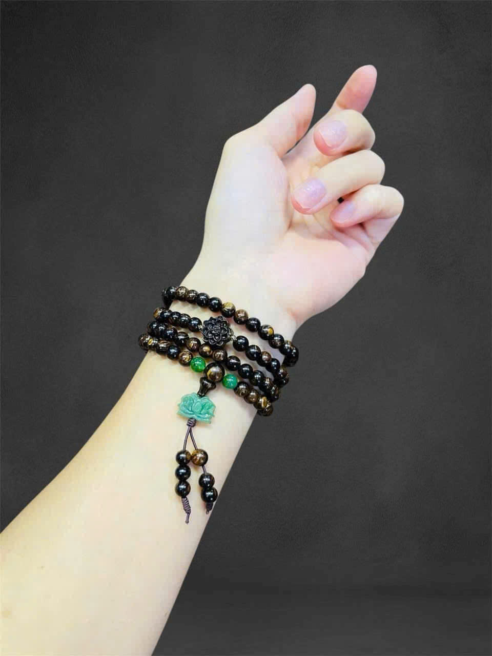 Chuỗi trầm sánh mix sen + bi mạ hoặc bi vàng – Vòng tay phong thủy cao cấp