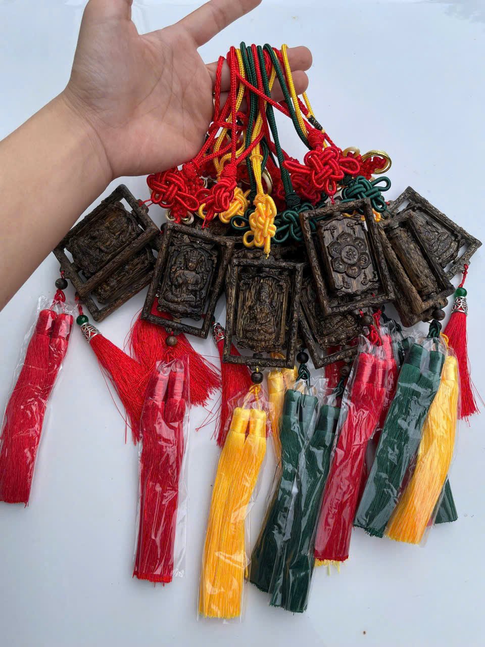 Dây treo xe trầm sánh xoay tứ diện – Phật và chú tiểu bình an