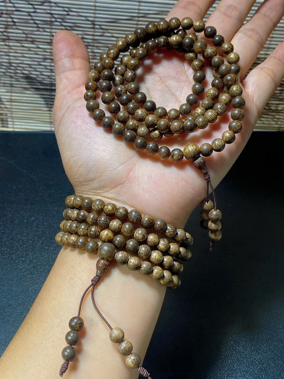 Chuỗi trầm tốc vườn 108 hạt size 6 ly – Hàng đẹp thơm, không lỗi