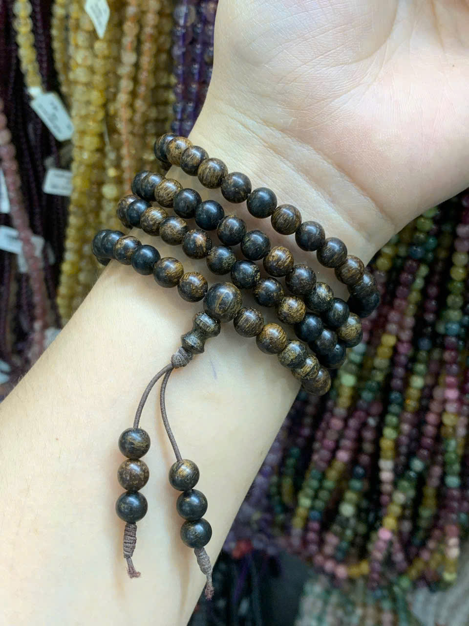 Chuỗi Trầm Dó Dây Indonesia 6 Ly 108 Hạt – Mã Đậm Thơm Ngọt Tự Nhiên