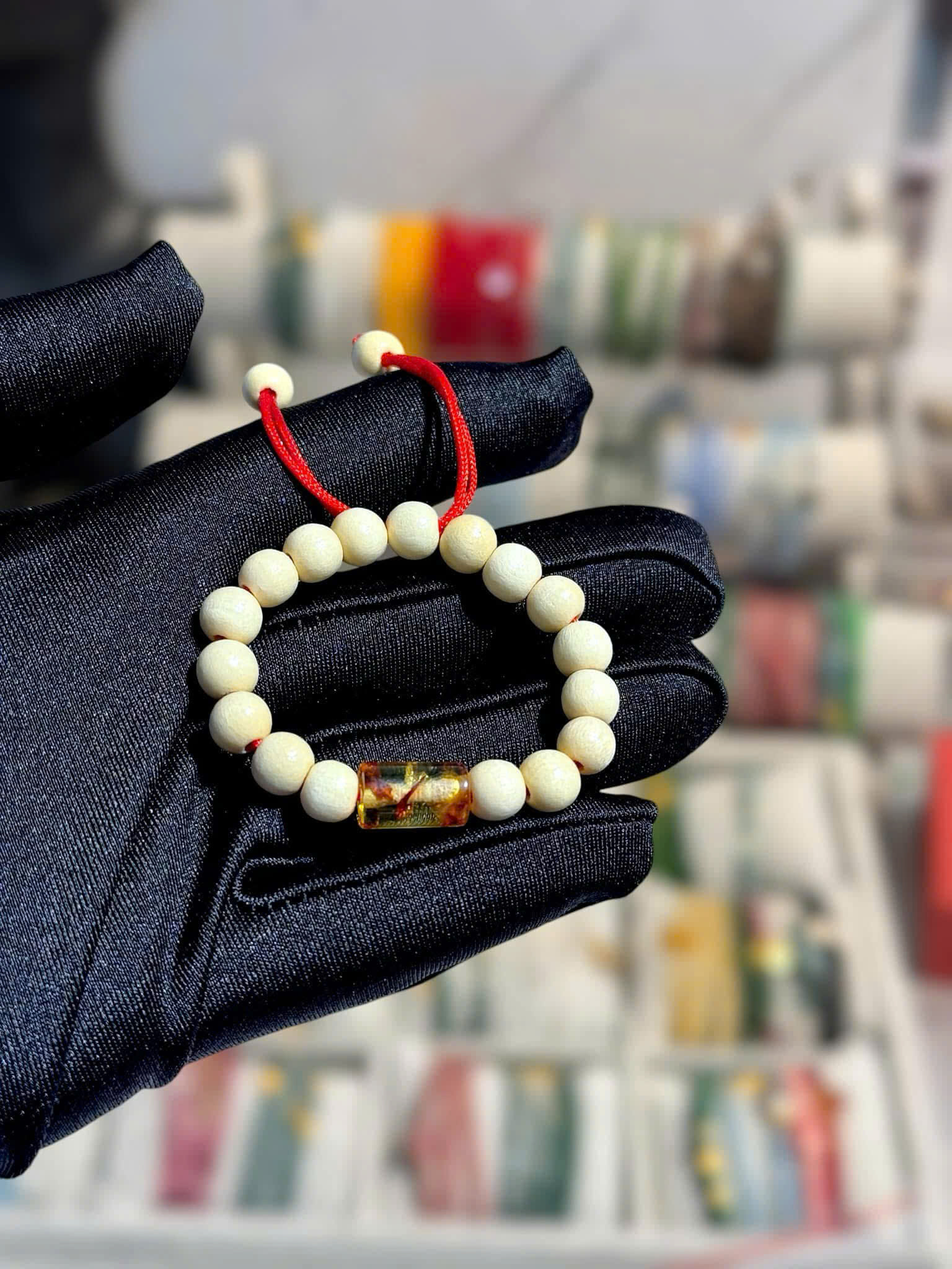 Vòng tay dâu tằm mix lu hổ phách – Trừ tà, bảo vệ bé yêu