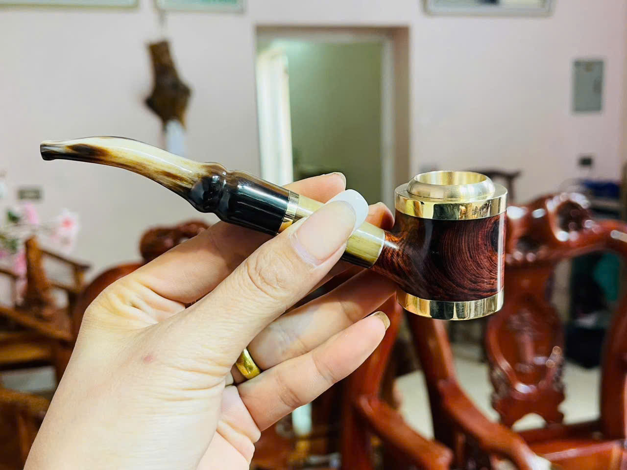 Tẩu Gỗ Trắc Đỏ Đen Cán Sừng – Bọc Vàng Mạ 24k Cao Cấp