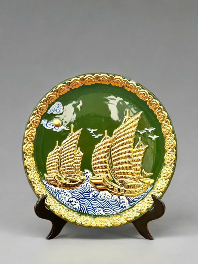 Đĩa cảnh Bát Tràng Thuận Buồm Xuôi Gió men màu phi 28cm