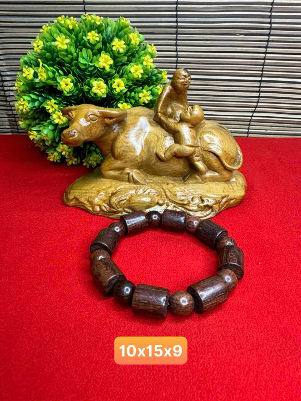 Tượng Trâu Tiểu Đồng gỗ Bách Xanh – phong thủy lạ mắt, tặng vòng đốt trúc