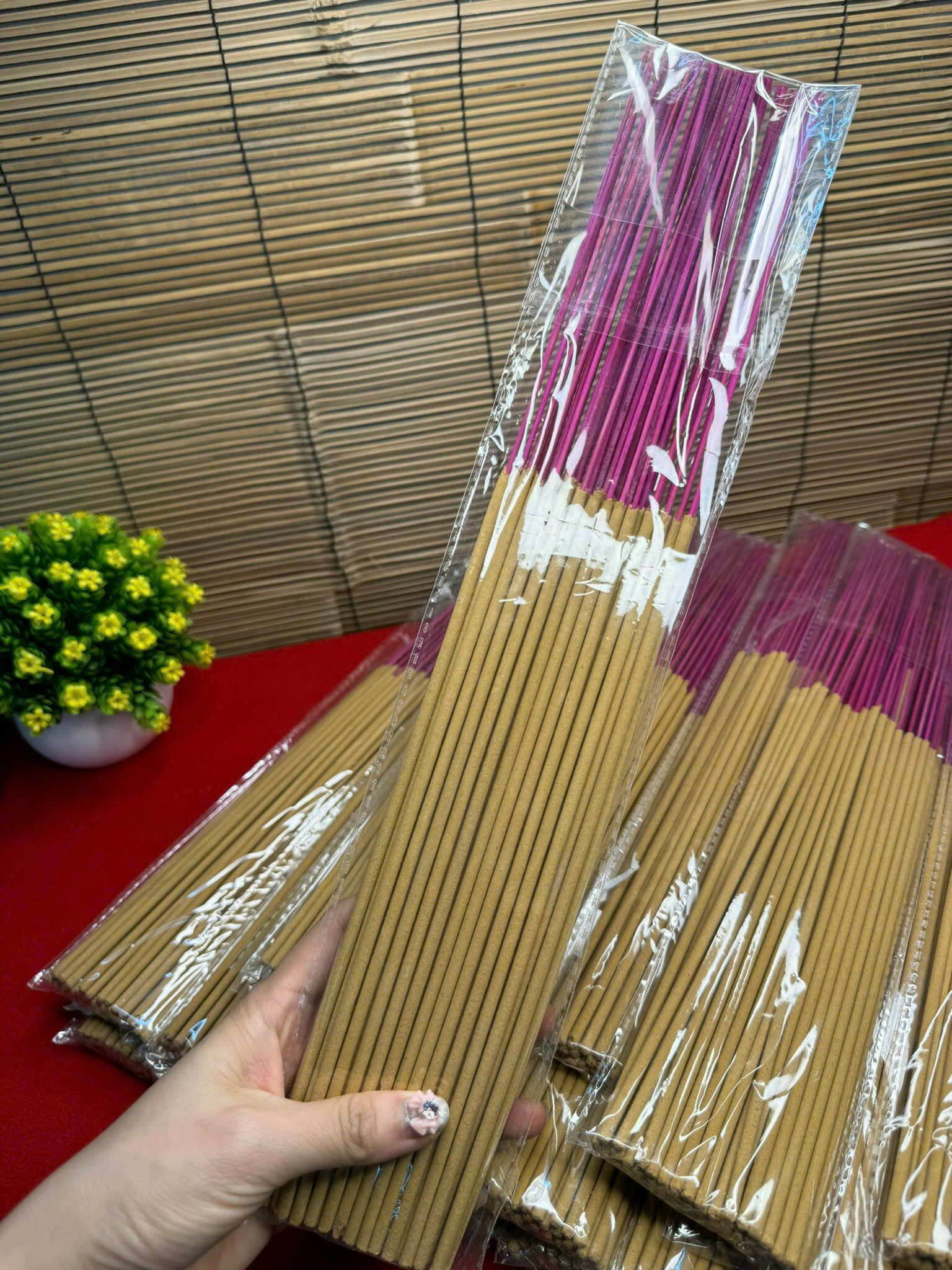 Hương thắp gỗ Bách Xanh thơm ngát – nguyên chất, sạch và an toàn