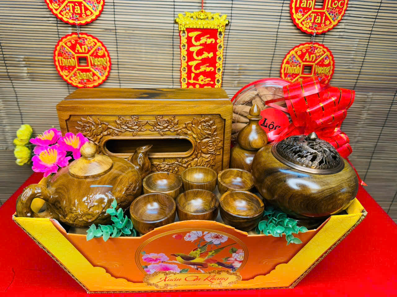 Set quà biếu Tết – tân gia gỗ bách xanh thơm ngát cao cấp