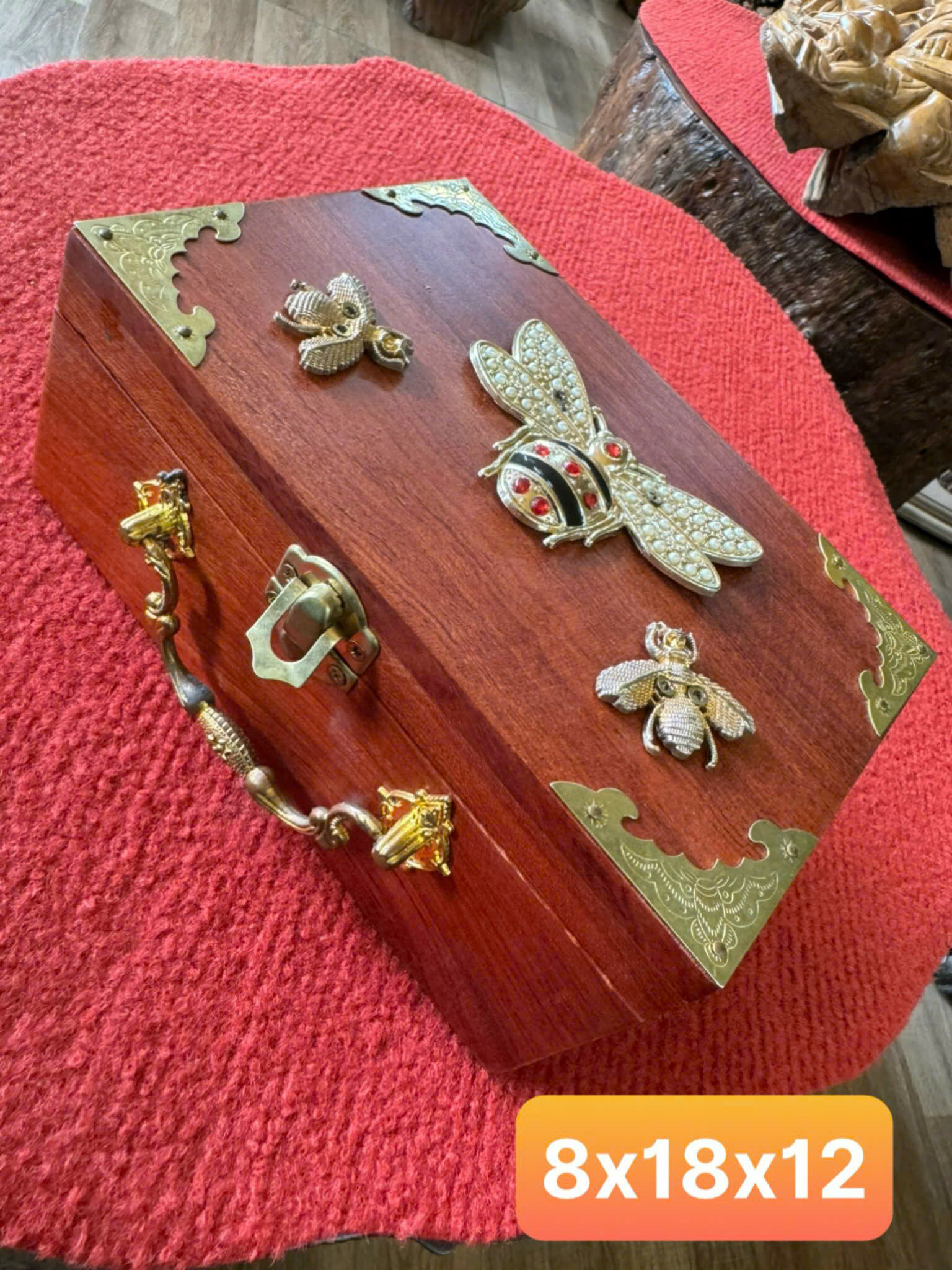 Hộp trang sức gỗ hương họa tiết ong vàng thủ công cao cấp