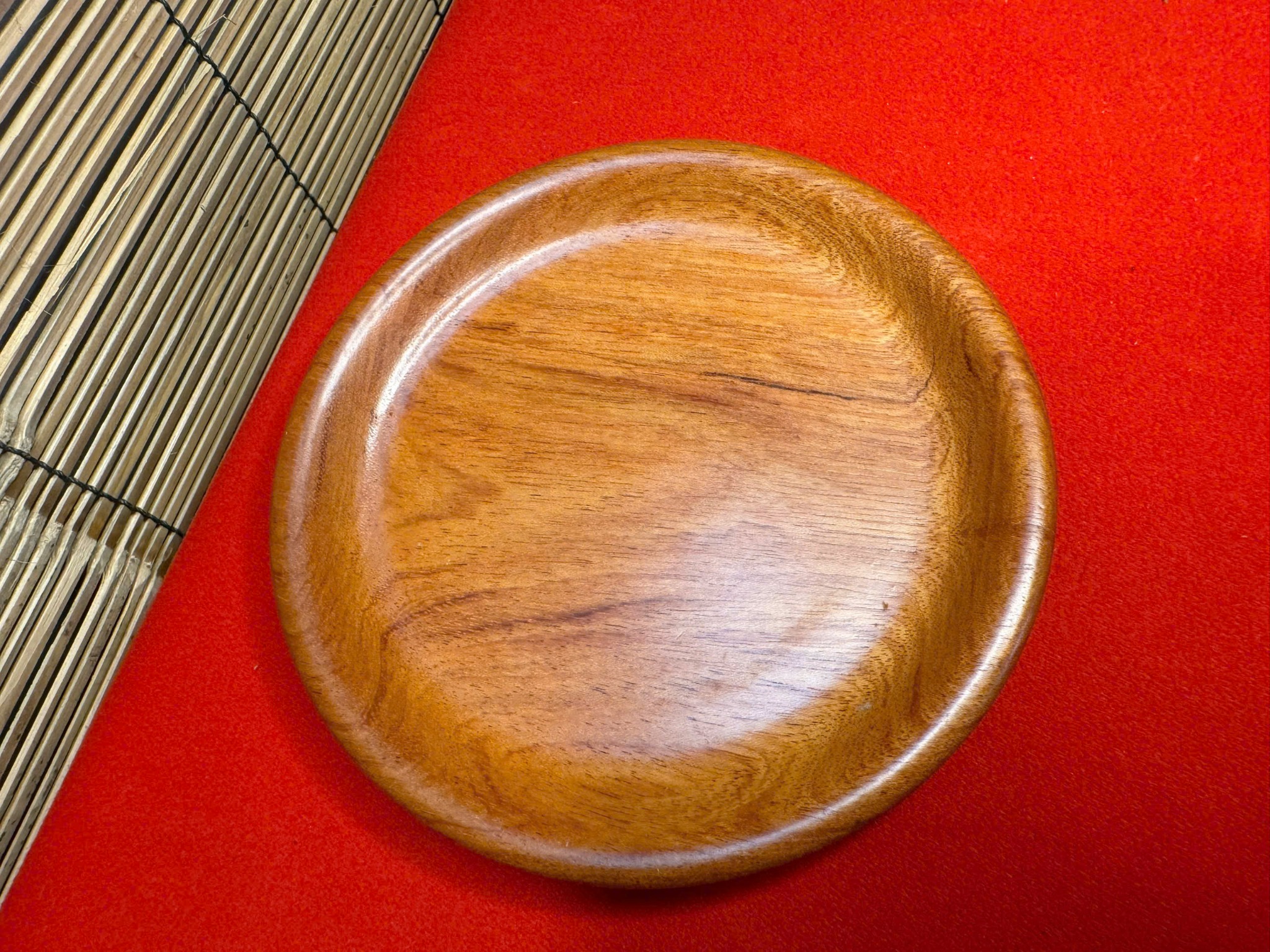 Đĩa gỗ hương đựng hoa quả bánh kẹo đường kính 15cm – Sang trọng và tiện dụng