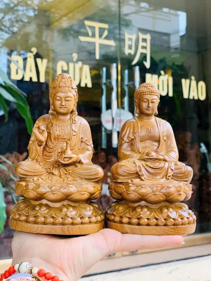Tượng Phật gỗ bách xanh thơm phức cao 15cm (bộ 2 pho)