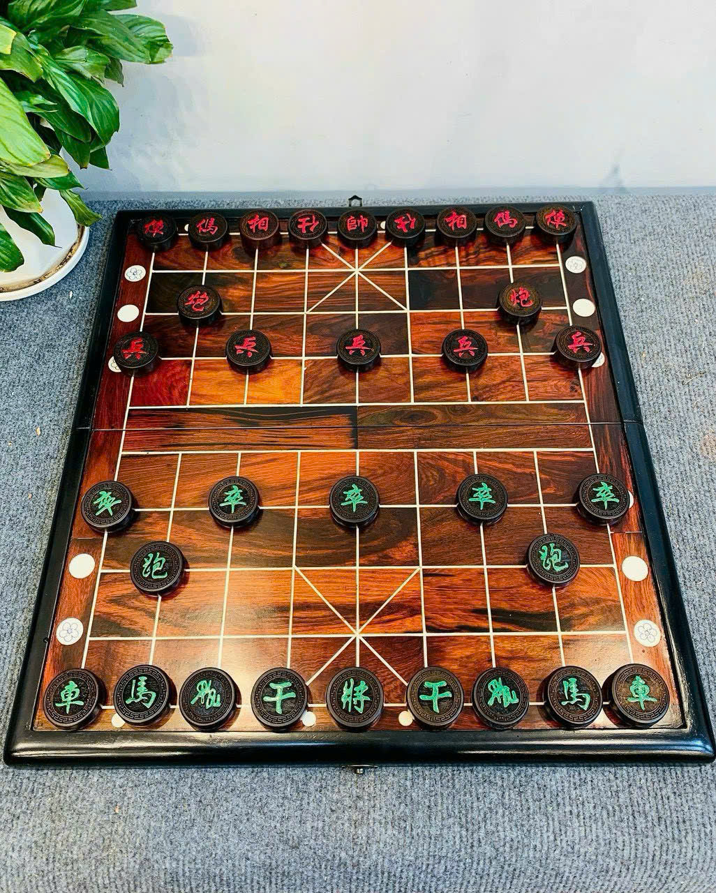 Bộ bàn cờ tướng gỗ trắc Việt – quân cờ trắc thủ công cao cấp