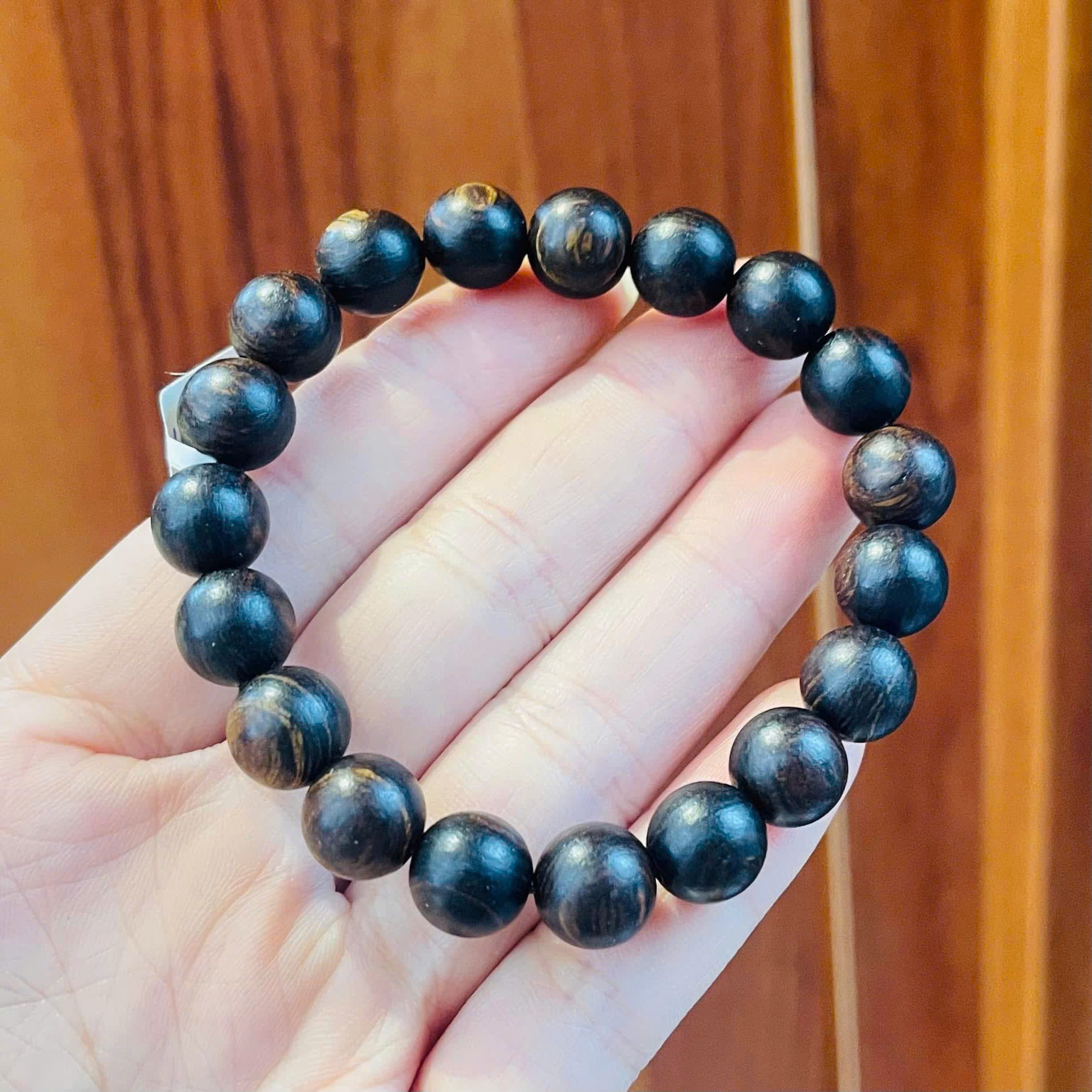 Vòng Tay Trầm Sánh 10 Ly – Mùi Hương Thanh Tịnh, Phong Thủy Chiêu Tài