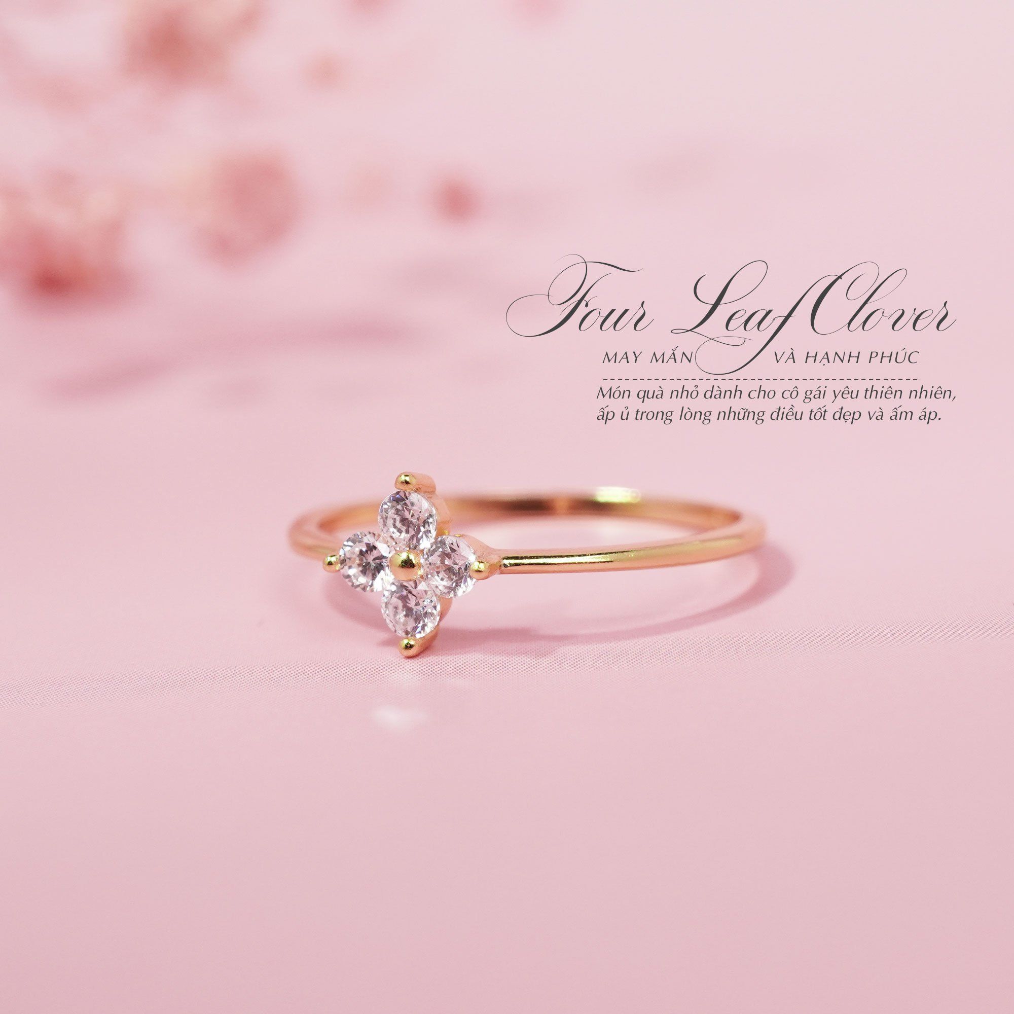 Nhẫn Cỏ Bốn Lá Đính Đá