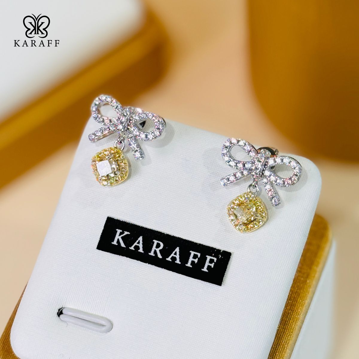  Khuyên Tai Karaff Serene Gold - Trang Sức Bạc 925 Mạ Vàng Trắng Đá Vàng Nạm Đá Vàng Thắt Nơ 