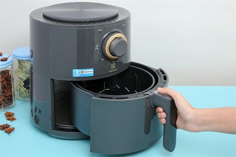 Nồi chiên không dầu Electrolux E6AF1-220K 3 lít