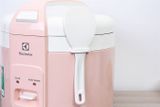 Nồi cơm nắp gài Electrolux 1.8 lít E4RC1-320P