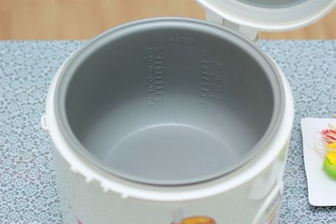 Nồi cơm nắp gài Sharp 1.8 lít KS-18TJV