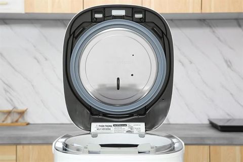 Nồi cơm áp suất cao tần Toshiba 1.8 lít RC-18VXWVN(W)