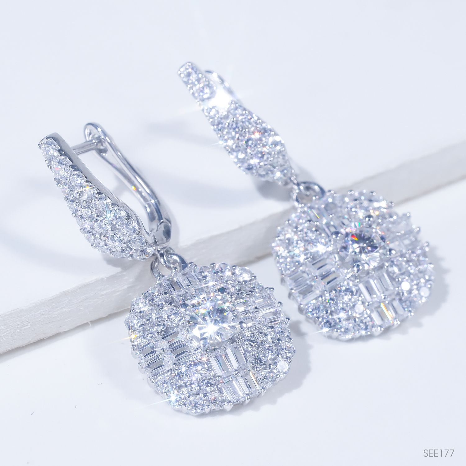  Bông tai ổ 5mm Bạc S925 xi kim Chủ Mois Round D tấm cz SEE177 