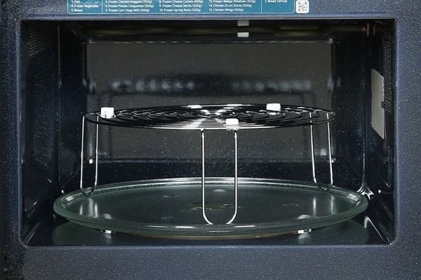 Lò vi sóng có nướng Samsung MG23T5018CK/SV 23 Lít