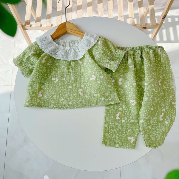  Pijama cho bé gái tay ngắn Lá Homewear A297 xô muslin cổ ren vintage hoa nhí dễ thương vải mềm mát 