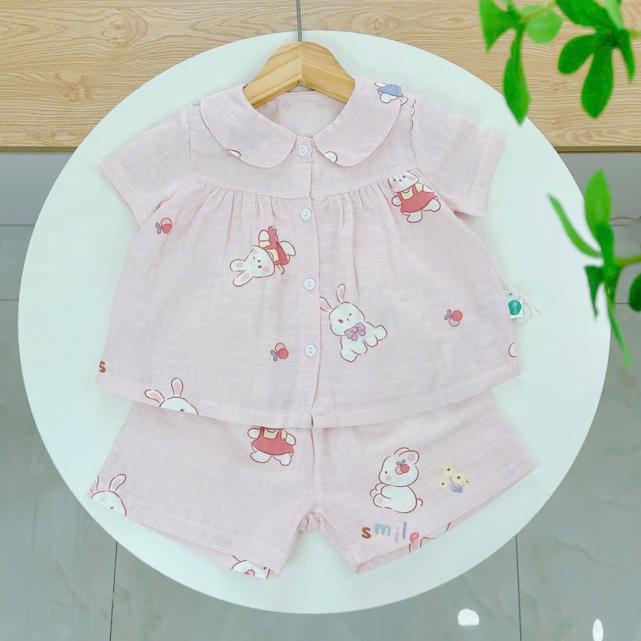  Bộ hè bé gái áo babydoll cánh tiên vải xô hai lớp mềm mát họa tiết thỏ mèo Áo Lá Homewear A049 