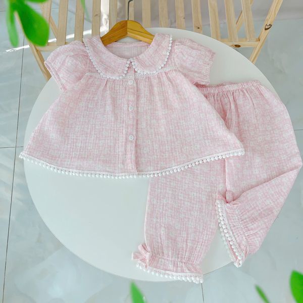  Pijama bé gái cộc tay quần lửng xô muslin Áo Lá Homewear A040, đồ ngủ bé gái xô đũi babydoll caro xinh xắn 