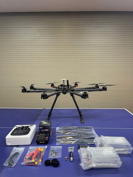  Máy bay rải dây mồi 8 cánh 