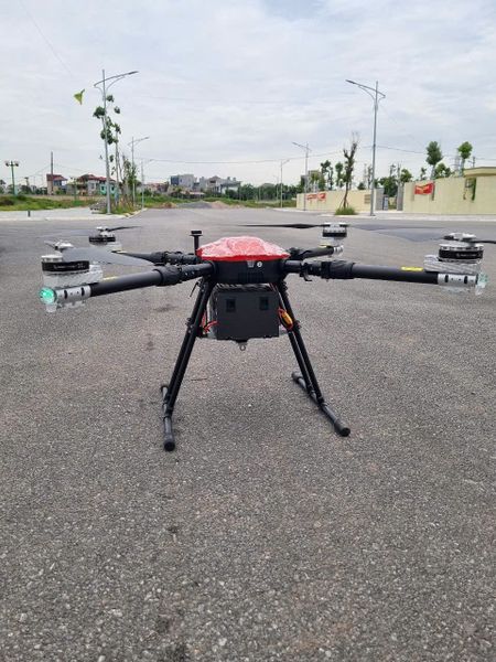  Máy bay rải dây mồi KTM-E410 