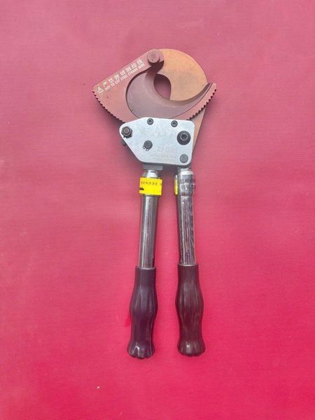  Kìm cẳt cáp nhông J52 