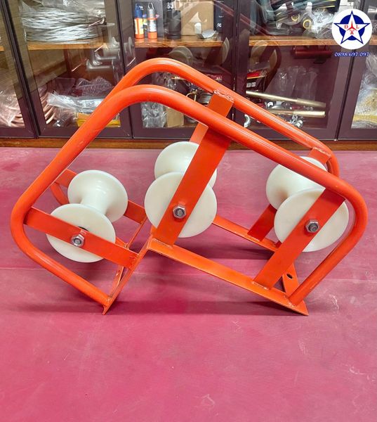  Con lăn kéo cáp vuông góc Puly nhựa 