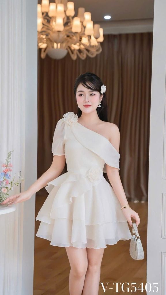 Váy tơ óng lệch vai
