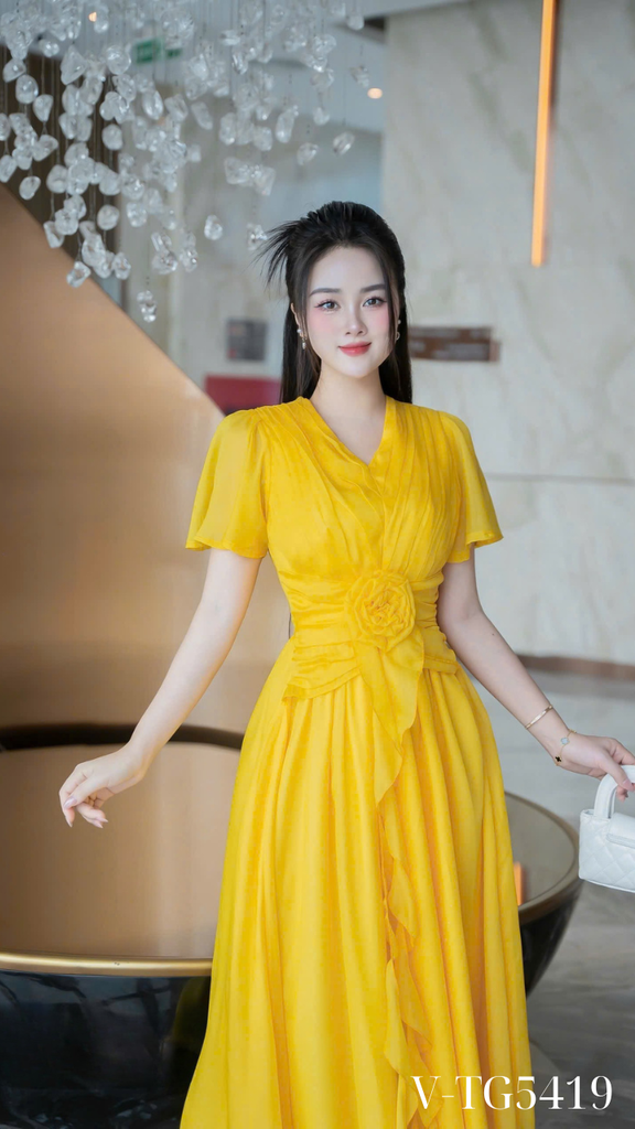 Váy tơ dáng maxi dài đi biển