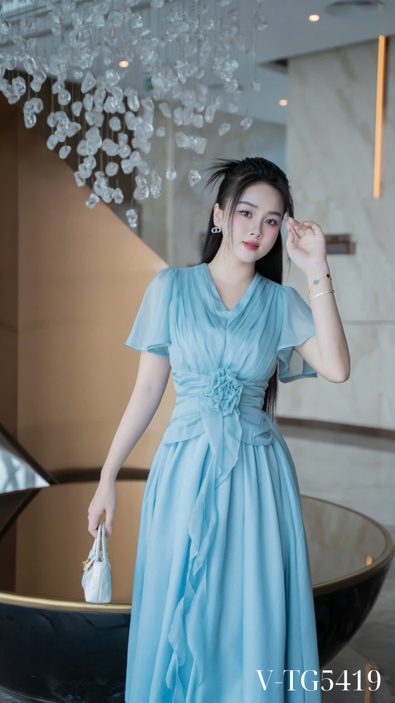 Váy tơ dáng maxi dài đi biển