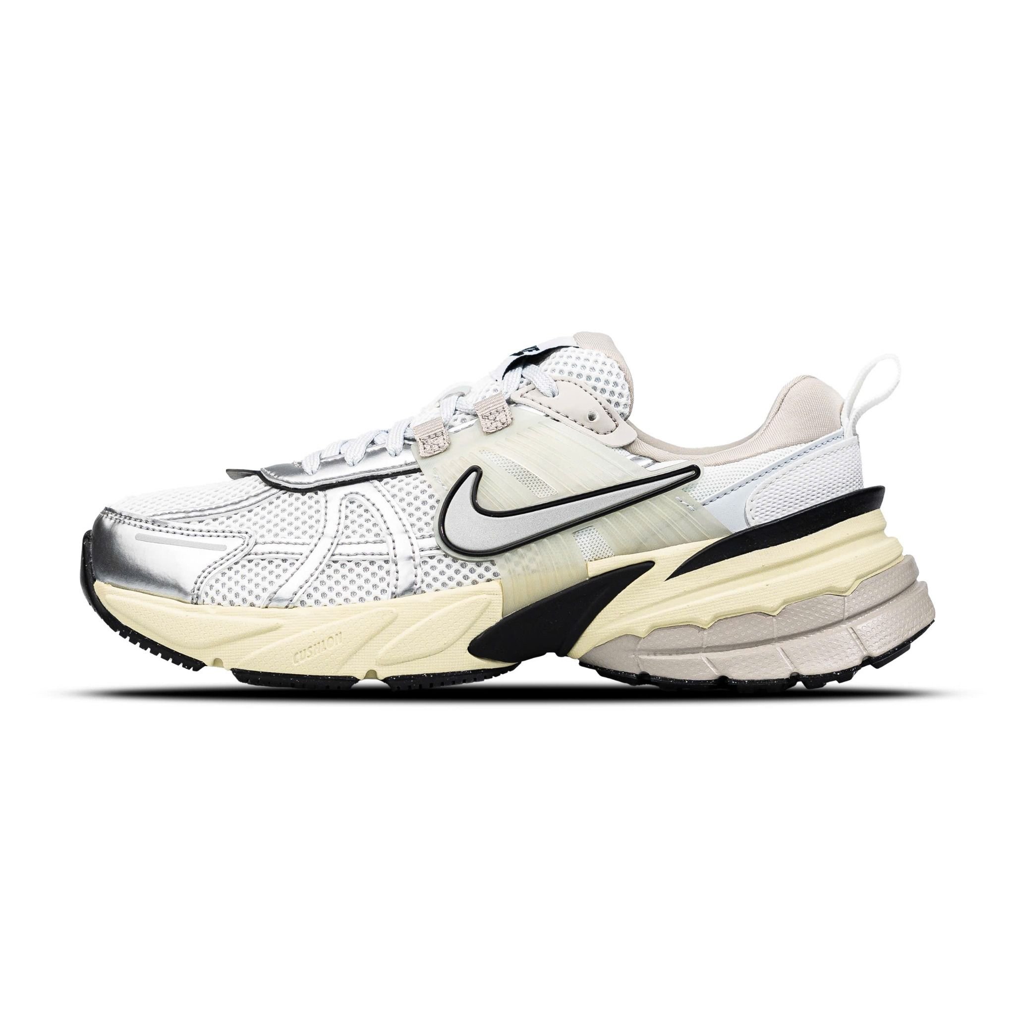  GIÀY NIKE V2K RUN FD0736-100 